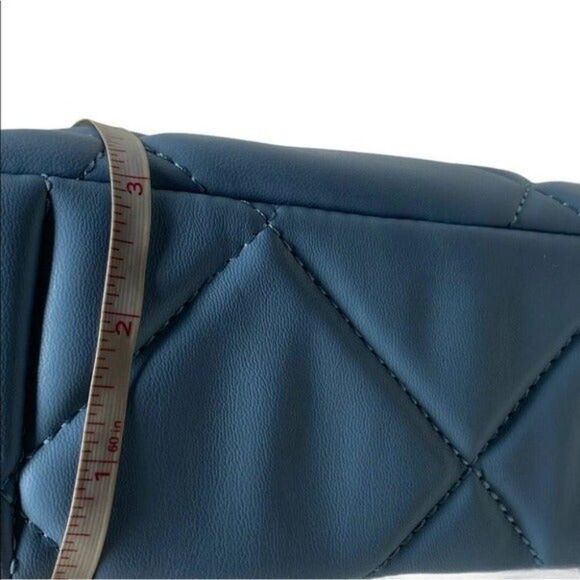 Badgley Mischka Handbag Quilted Vegan Leather Crossbody Gold Chain Easter Spring - Picture 9 of 12